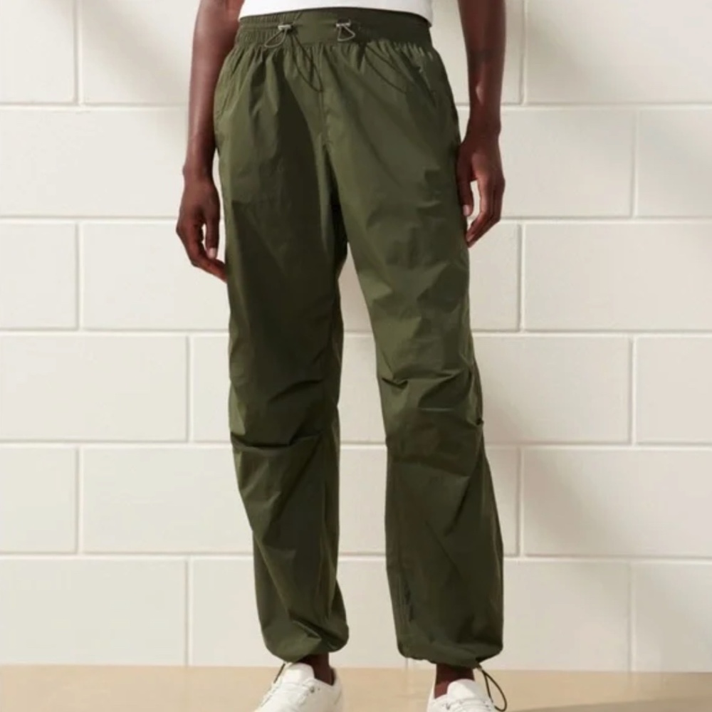 Abercrombie & Fitch YPB Crinkle Nylon Parachute Jogger Pants Olive Green XS